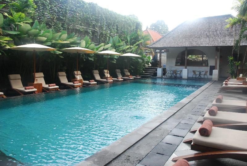 Ubud Village Hotel Экстерьер фото